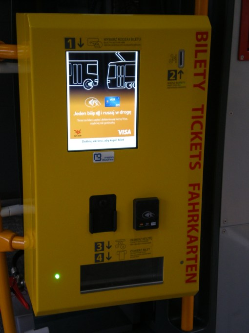 Biletomat w Elfie z możliwością płacenia kartą