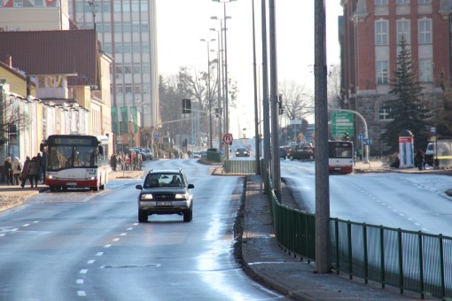 Aleja Piłsudskiego na wysokości przystanku Centrum