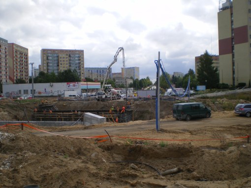 Budowa ulicy Obiegowej przy skrzyżowaniu z Żołnierską (7 sierpnia 2014)