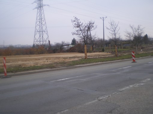 Budowa linii tramwajowej przy alei Sikorskiego - okolice skrzyżowania z ulicą Tuwima (16 listopada 2014)