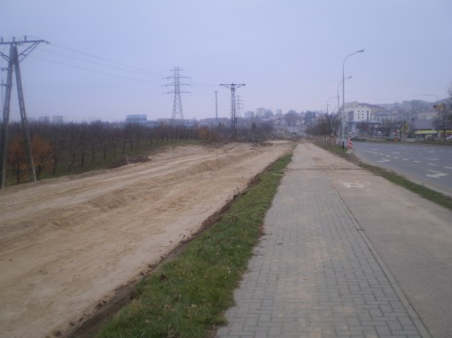 Budowa linii tramwajowej przy alei Sikorskiego - okolice skrzyżowania z ulicą Tuwima (16 listopada 2014)