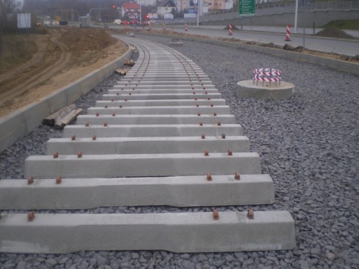 Budowa linii tramwajowej przy ulicy Płoskiego (16 listopada 2014)