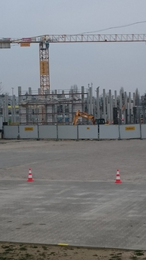 Budowa zajezdni tramwajowej przy ulicy Towarowej i Kołobrzeskiej (1 grudnia 2014)