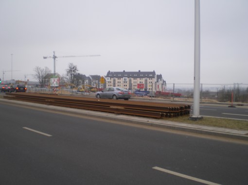 Budowa linii tramwajowej przy ulicy Płoskiego (15 lutego 2015)