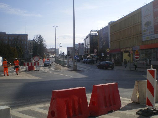 Budowa linii tramwajowej w alei Piłsudskiego (8 marca 2015)