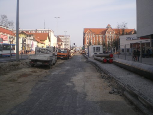 Budowa linii tramwajowej w alei Piłsudskiego (20 marca 2015)
