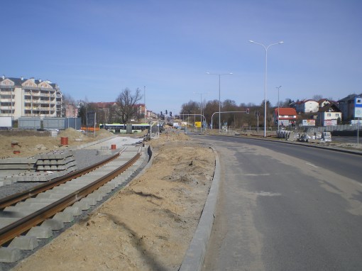 Budowa linii tramwajowej przy ulicy Płoskiego (22 marca 2015)