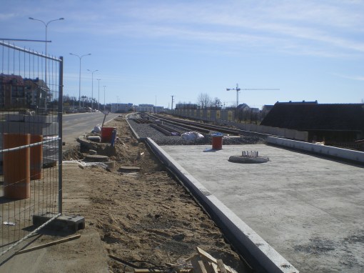 Budowa linii tramwajowej przy ulicy Płoskiego (22 marca 2015)