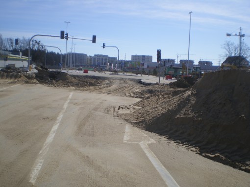 Budowa linii tramwajowej przy ulicy Płoskiego (22 marca 2015)