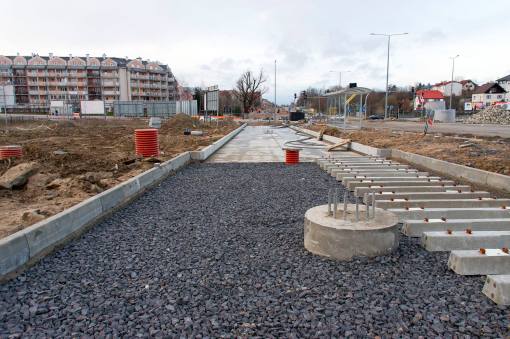 Budowa linii tramwajowej przy ulicy Płoskiego (4 kwietnia 2015)