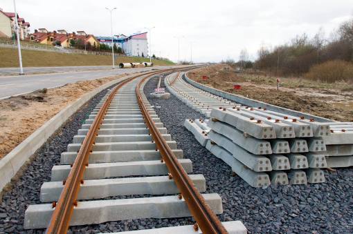 Budowa linii tramwajowej przy ulicy Płoskiego (4 kwietnia 2015)