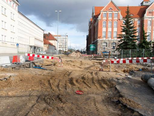Budowa linii tramwajowej w alei Piłsudskiego (3 kwietnia 2015)