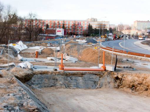 Budowa linii tramwajowej przy alei Sikorskiego (3 kwietnia 2015)