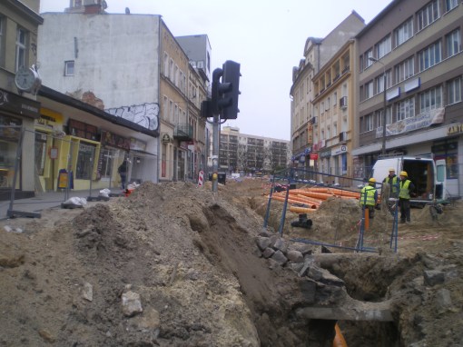 Budowa linii tramwajowej w ulicy 11 Listopada (14 kwietnia 2015)