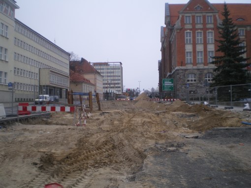 Budowa linii tramwajowej w alei Piłsudskiego (14 kwietnia 2015)