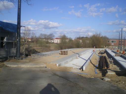 Budowa linii tramwajowej przy ulicy Tuwima (16 kwietnia 2015) - przystanek końcowy przy skrzyżowaniu z aleją Warszawską i ulicą Prawocheńskiego