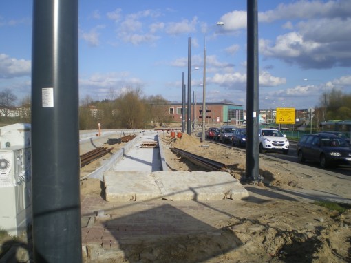 Budowa linii tramwajowej przy ulicy Tuwima (16 kwietnia 2015) - przystanek końcowy przy skrzyżowaniu z aleją Warszawską i ulicą Prawocheńskiego