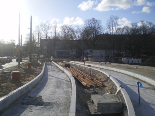 Budowa linii tramwajowej przy ulicy Tuwima (16 kwietnia 2015) - przystanek końcowy przy skrzyżowaniu z aleją Warszawską i ulicą Prawocheńskiego