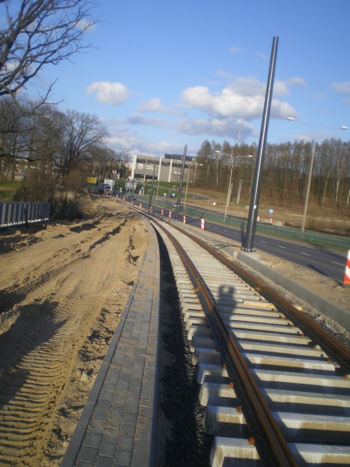 Budowa linii tramwajowej przy ulicy Tuwima (16 kwietnia 2015)