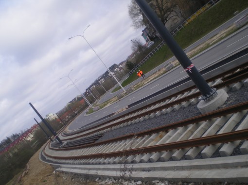 Budowa linii tramwajowej przy ulicy Płoskiego (17 kwietnia 2015)
