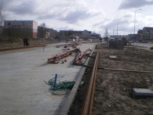 Budowa linii tramwajowej przy ulicy Witosa (17 kwietnia 2015) - przystanek końcowy przy skrzyżowaniu z ulicą Kanta