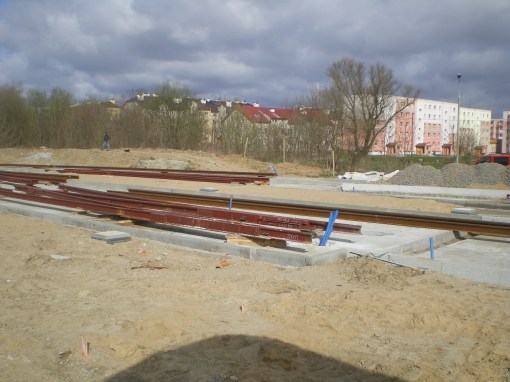 Budowa linii tramwajowej przy ulicy Witosa (17 kwietnia 2015) - przystanek końcowy przy skrzyżowaniu z ulicą Kanta