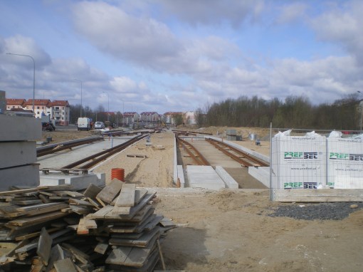 Budowa linii tramwajowej przy ulicy Witosa (17 kwietnia 2015) - przystanek końcowy przy skrzyżowaniu z ulicą Kanta