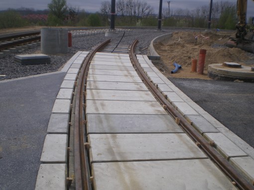 Budowa linii tramwajowej na skrzyżowaniu ulic Płoskiego, Witosa i Bukowskiego (28 kwietnia 2015)