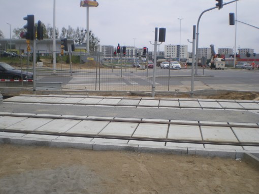 Budowa linii tramwajowej na skrzyżowaniu ulic Płoskiego, Witosa i Bukowskiego (28 kwietnia 2015)