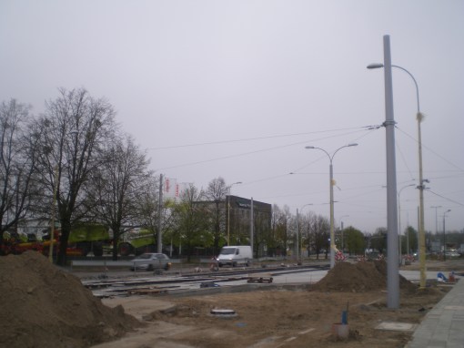Budowa linii tramwajowej przy ulicy Towarowej (28 kwietnia 2015) - wjazd do zajezdni tramwajowej