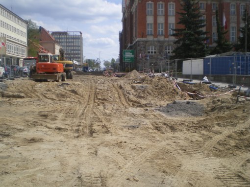 Budowa linii tramwajowej w alei Piłsudskiego (30 kwietnia 2015)