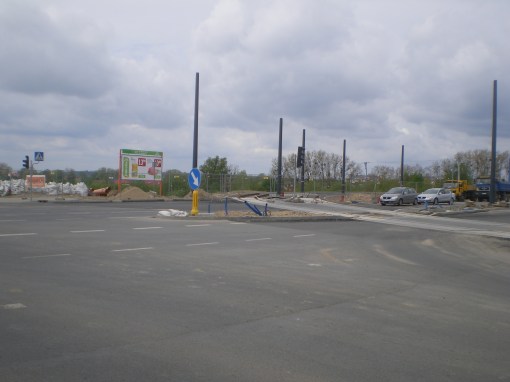 Budowa linii tramwajowej na skrzyżowaniu ulic Płoskiego, Witosa i Bukowskiego (10 maja 2015)