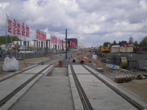 Budowa linii tramwajowej przy alei Sikorskiego (10 maja 2015)