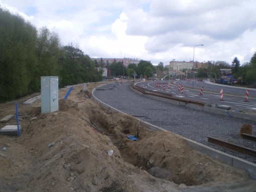 Budowa linii tramwajowej przy alei Sikorskiego (10 maja 2015)