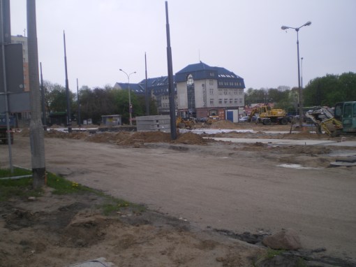 Budowa linii tramwajowej na placu Konstytucji 3 Maja (10 maja 2015) - miejsce przyszłego przystanku końcowego Dworzec Główny