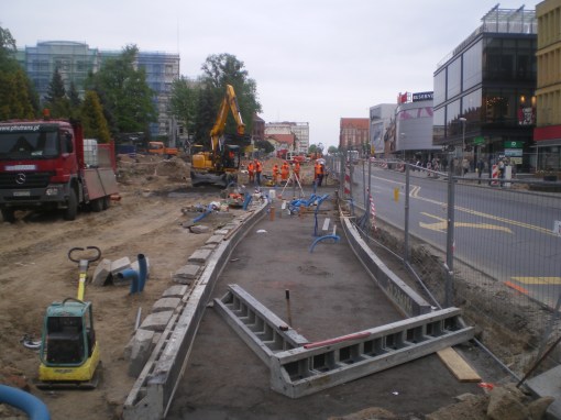 Budowa linii tramwajowej w alei Piłsudskiego (13 maja 2015)
