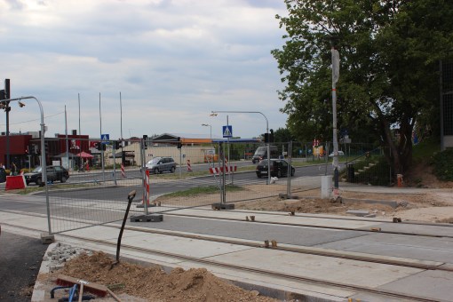 Budowa linii tramwajowej przy ulicy Obiegowej (1 czerwca 2015)