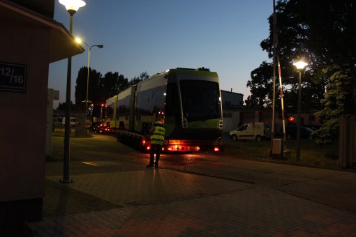 Pierwszy Solaris Tramino Olsztyn (numer taborowy #3001) wyrusza z fabryki Solarisa w Poznaniu w drogę do Olsztyna (10 czerwca 2015)