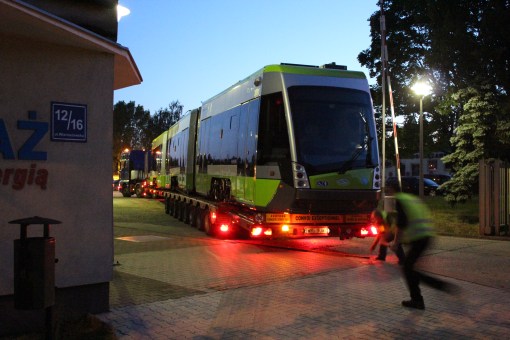 Pierwszy Solaris Tramino Olsztyn (numer taborowy #3001) wyrusza z fabryki Solarisa w Poznaniu w drogę do Olsztyna (10 czerwca 2015)