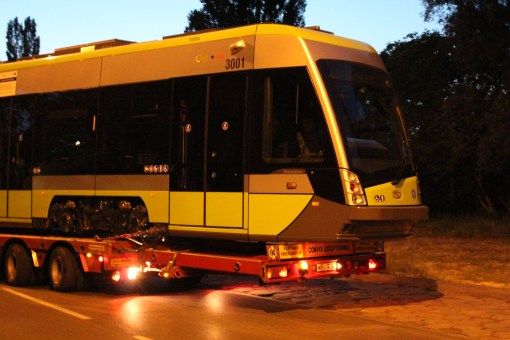 Pierwszy Solaris Tramino Olsztyn (numer taborowy #3001) wyrusza z fabryki Solarisa w Poznaniu w drogę do Olsztyna (10 czerwca 2015)