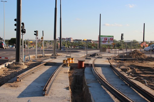 Budowa linii tramwajowej na skrzyżowaniu ulic Płoskiego, Witosa i Bukowskiego (15 czerwca 2015)