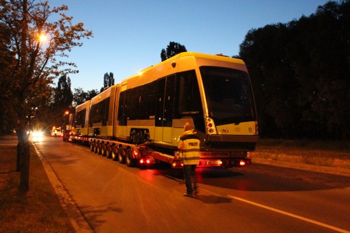 Pierwszy Solaris Tramino Olsztyn (numer taborowy #3001) wyrusza z fabryki Solarisa w Poznaniu w drogę do Olsztyna (10 czerwca 2015)