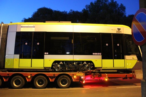 Pierwszy Solaris Tramino Olsztyn (numer taborowy #3001) wyrusza z fabryki Solarisa w Poznaniu w drogę do Olsztyna (10 czerwca 2015)