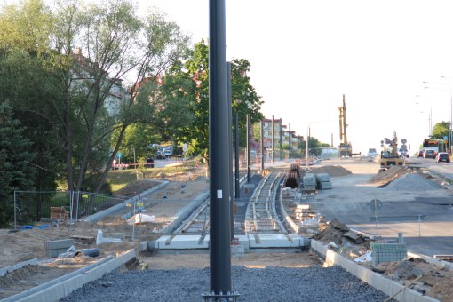 Budowa linii tramwajowej przy alei Sikorskiego (15 czerwca 2015)