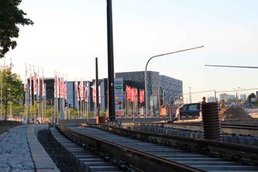 Budowa linii tramwajowej przy alei Sikorskiego (15 czerwca 2015)