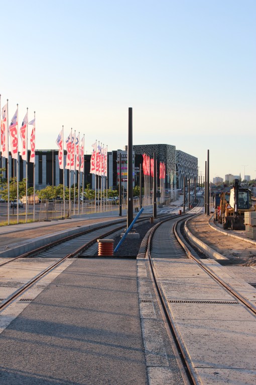 Budowa linii tramwajowej przy alei Sikorskiego (15 czerwca 2015)