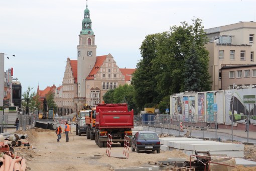 Budowa linii tramwajowej w alei Piłsudskiego (18 czerwca 2015)