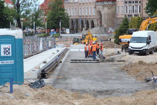 Budowa linii tramwajowej w alei Piłsudskiego (18 czerwca 2015)