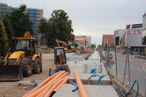Budowa linii tramwajowej w alei Piłsudskiego (18 czerwca 2015)