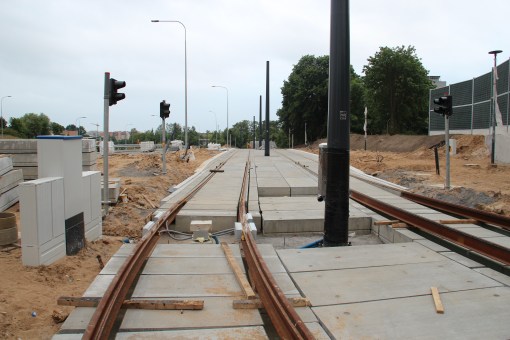 Budowa linii tramwajowej przy ulicy Obiegowej (18 czerwca 2015) - przystanek Szpital Wojewódzki